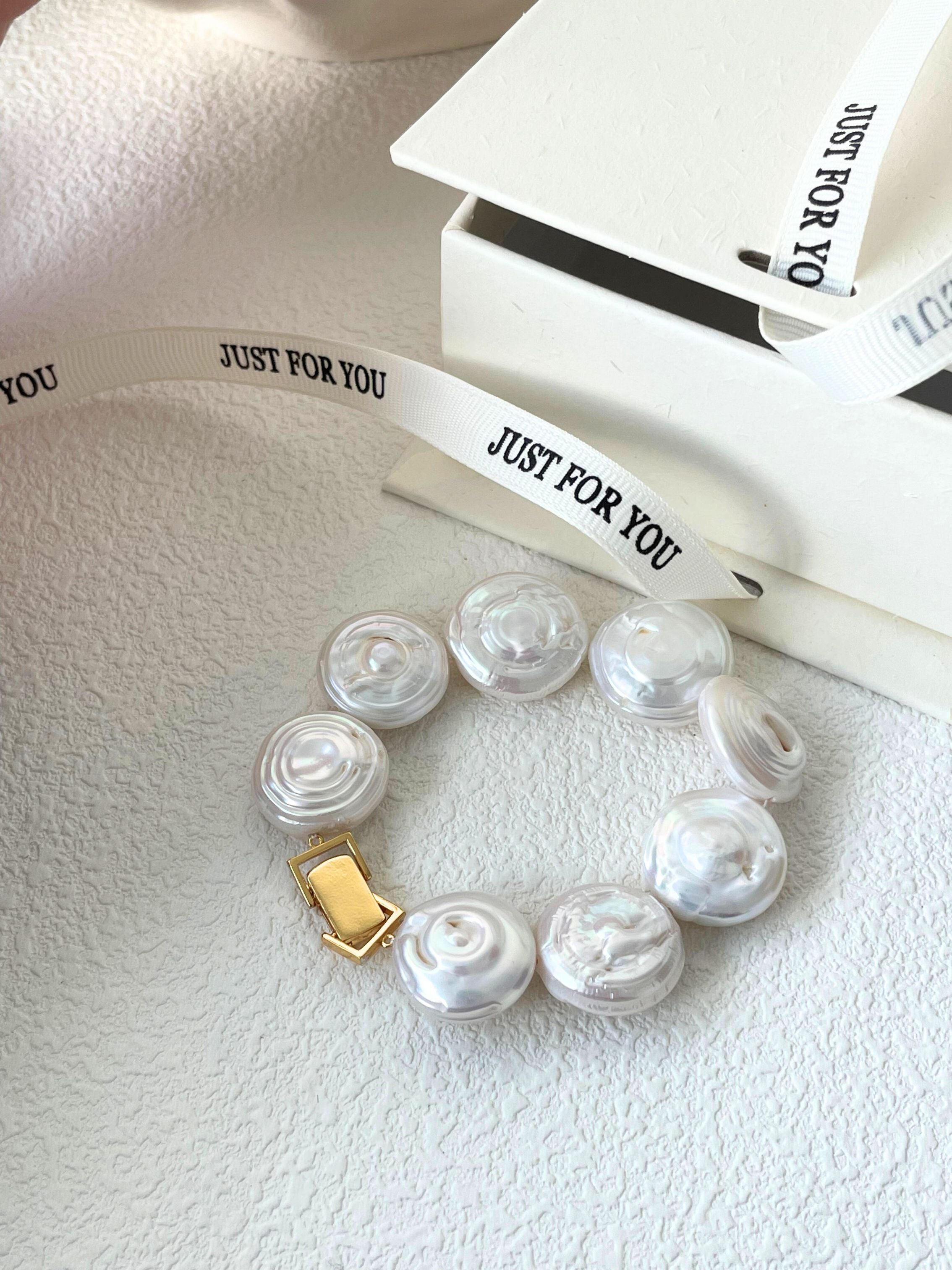 Bold & Elegant Baroque Pearl Vintage Disc Bracelet