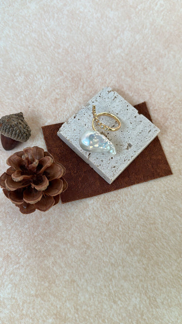 Bold Baroque Freshwater Pearl Ring – 18K Gold-Plated Silver, Adjustable, Unique Gift for Women
