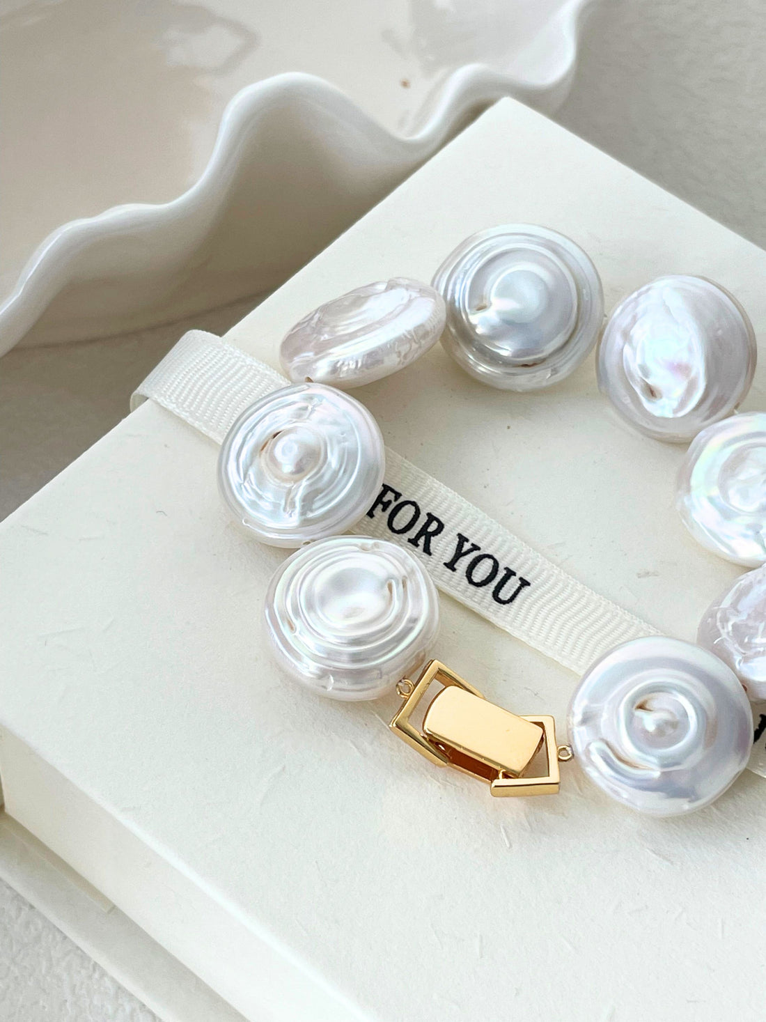 Bold & Elegant Baroque Pearl Vintage Disc Bracelet
