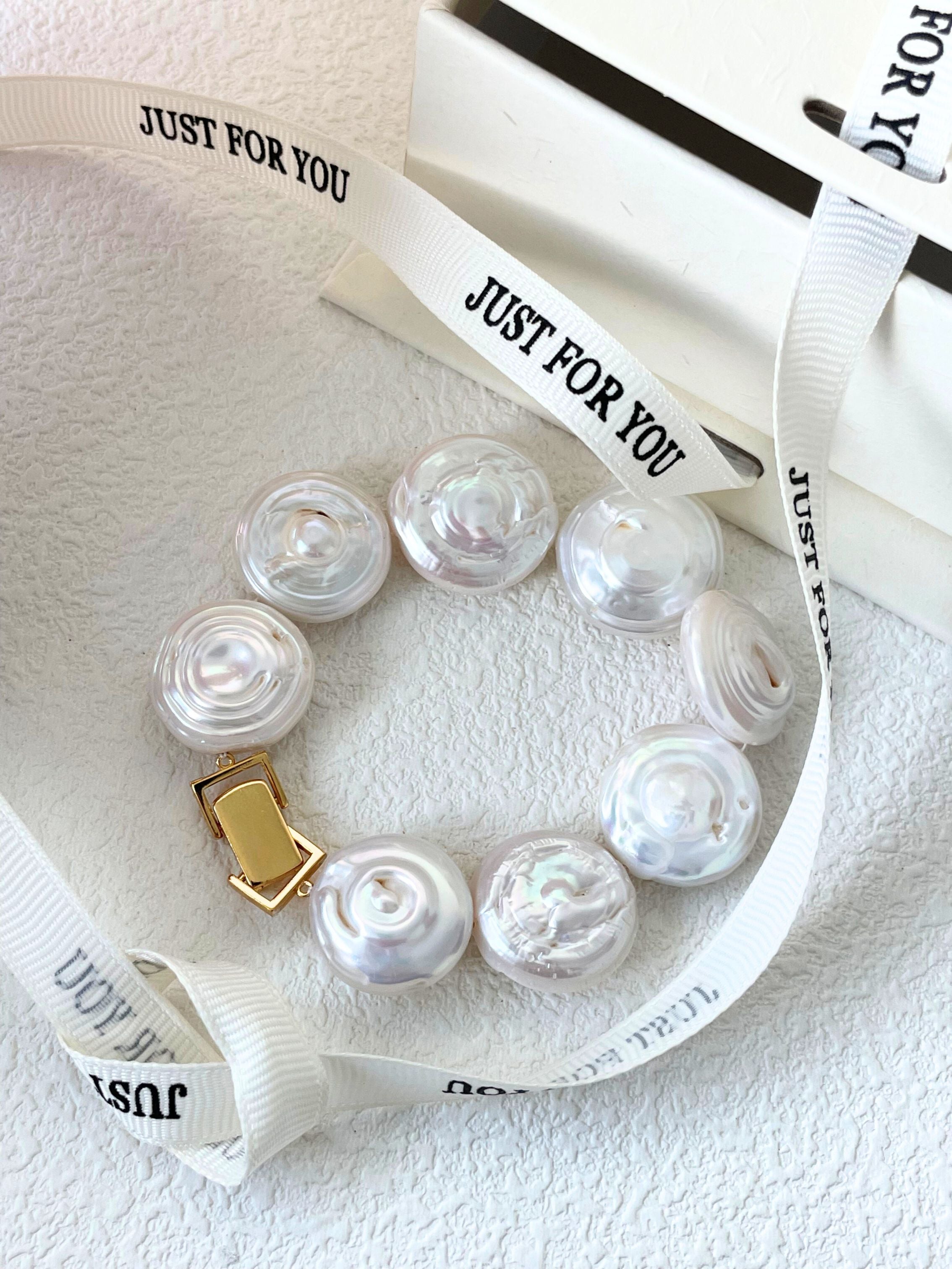 Bold & Elegant Baroque Pearl Vintage Disc Bracelet